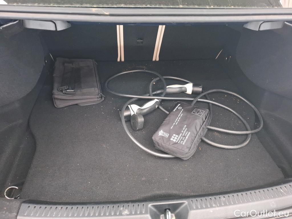  Mercedes  A-Klasse MERCEDES-BENZ Classe A Berline / 2018 / 4P / Berline A 250 e Progressive Line 8G-DCT #26