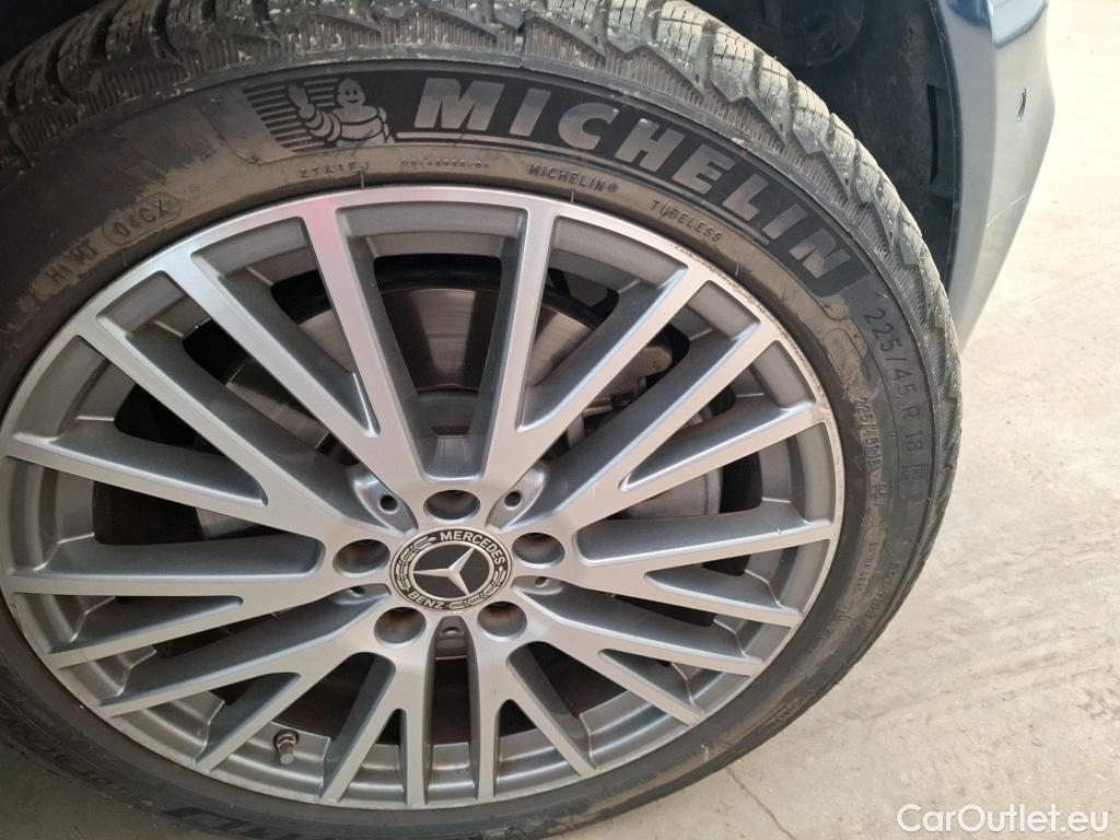  Mercedes  A-Klasse MERCEDES-BENZ Classe A Berline / 2018 / 4P / Berline A 250 e Progressive Line 8G-DCT #23