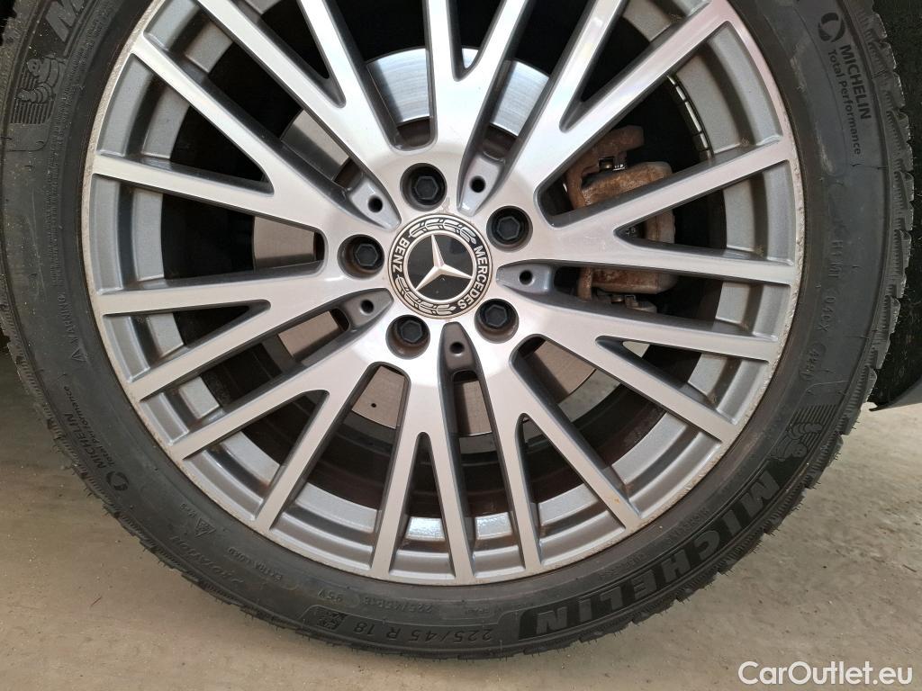  Mercedes  A-Klasse MERCEDES-BENZ Classe A Berline / 2018 / 4P / Berline A 250 e Progressive Line 8G-DCT #29