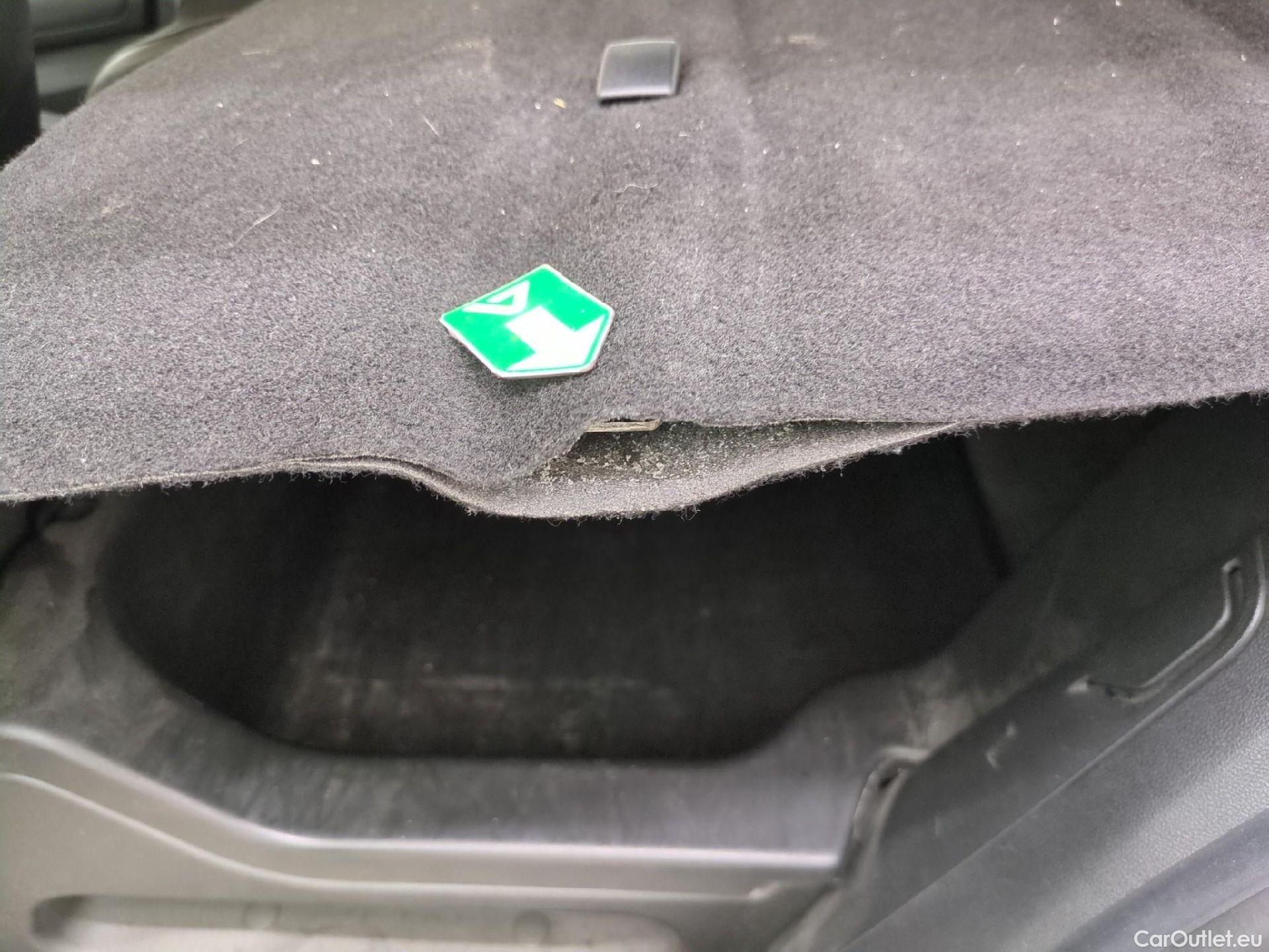  Renault  Megane  IV Berline 5pt. Société Air 1.5 dCi 90CV BVM6 E6 #6