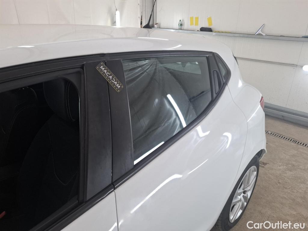  Renault  Clio  IV Business 0.9 TCe 90CV BVM5 E6 #18