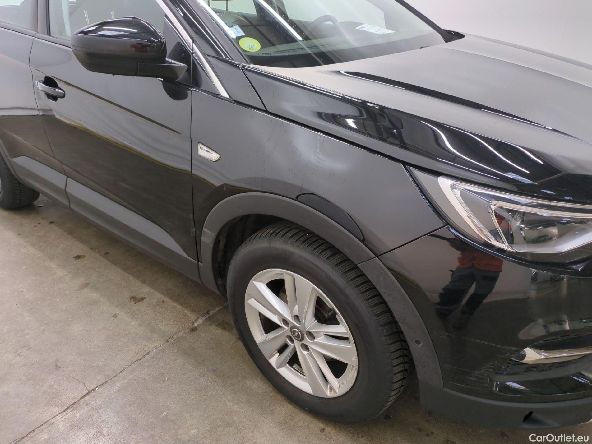  Opel   Grandland X Grandland X Elegance Business 1.5 130CV BVA8 E6d #136