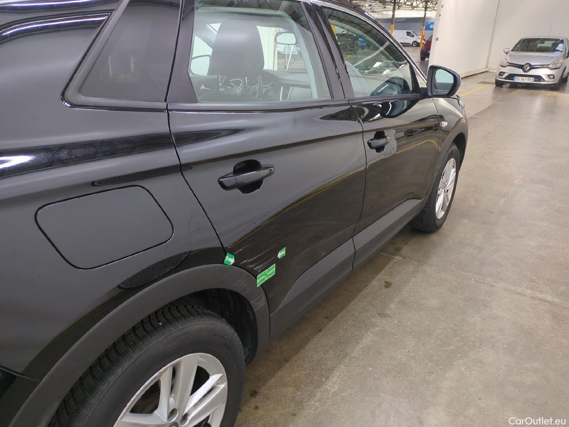  Opel   Grandland X Grandland X Elegance Business 1.5 130CV BVA8 E6d #104