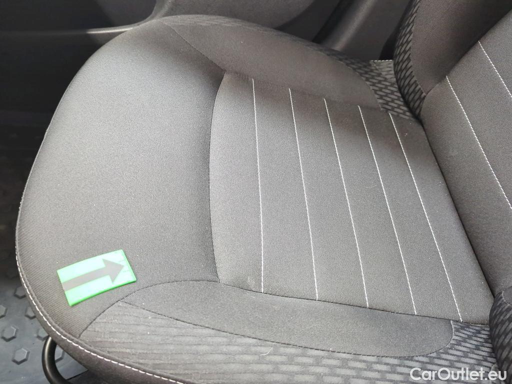  Dacia  Logan 0.9 TCe 90CP Laureate_Groupama #18