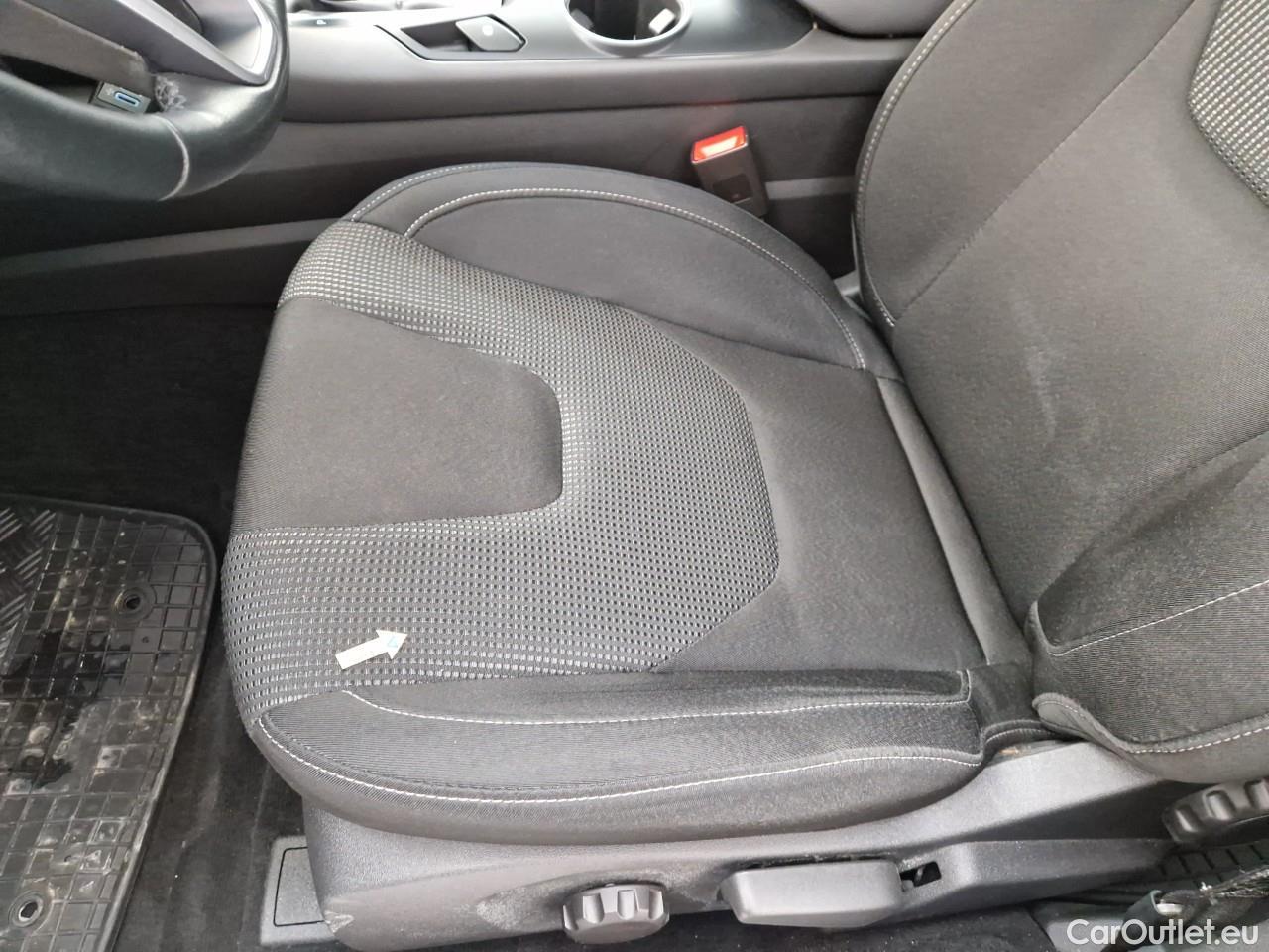  Ford  Mondeo 2.0 Titanium HEV AT 187HP #9
