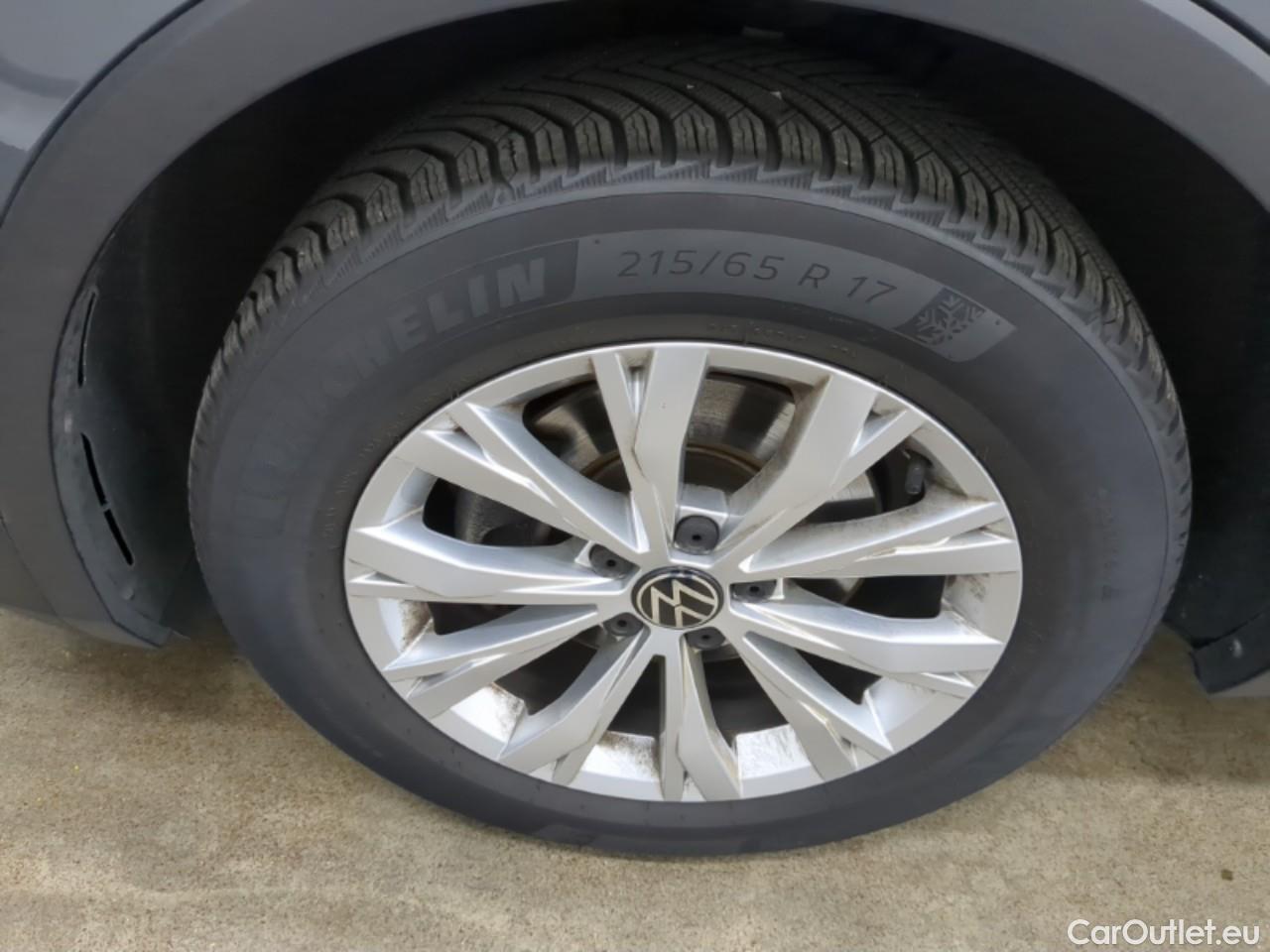 Volkswagen  Tiguan VOLKSWAGEN  5p SUV 1.5 TSI 150 EVO DSG7 Confortline #1