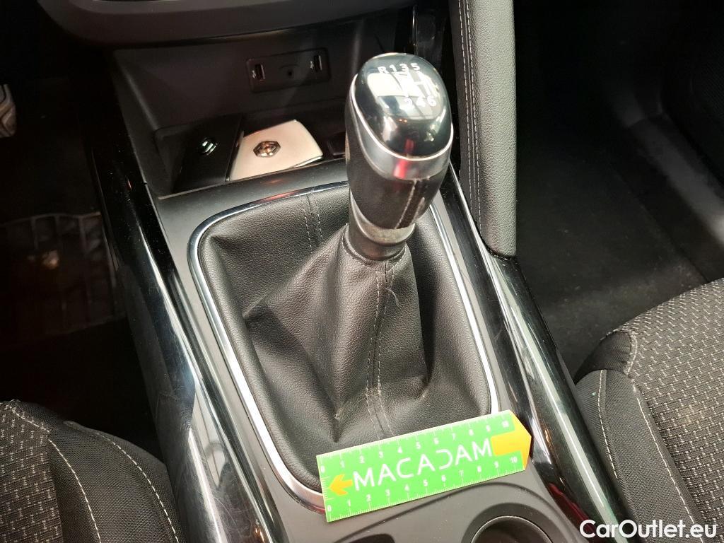  Renault  Kadjar RENAULT  / 2018 / 5P / Crossover Business TCe 140 FAP - 21 #18