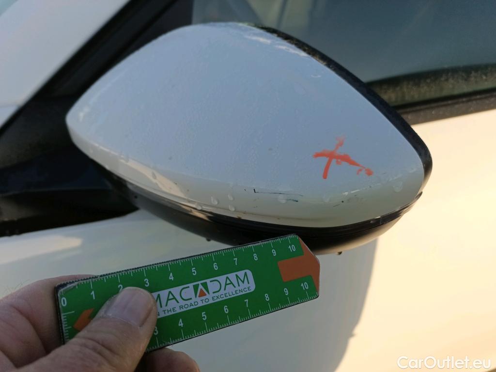 Peugeot  2008 PEUGEOT  / 2019 / 5P / todoterreno Active BlueHDI 81kW (110CV) #14
