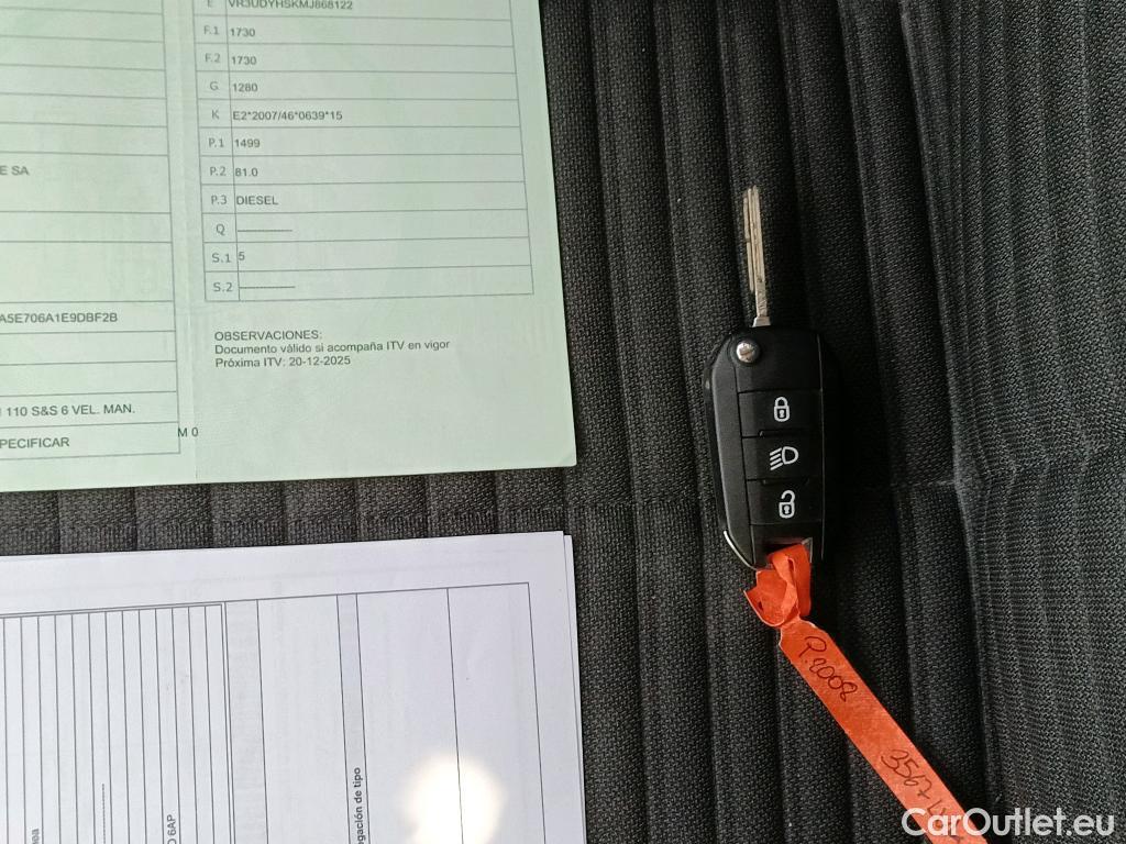  Peugeot  2008 PEUGEOT  / 2019 / 5P / todoterreno Active BlueHDI 81kW (110CV) #2