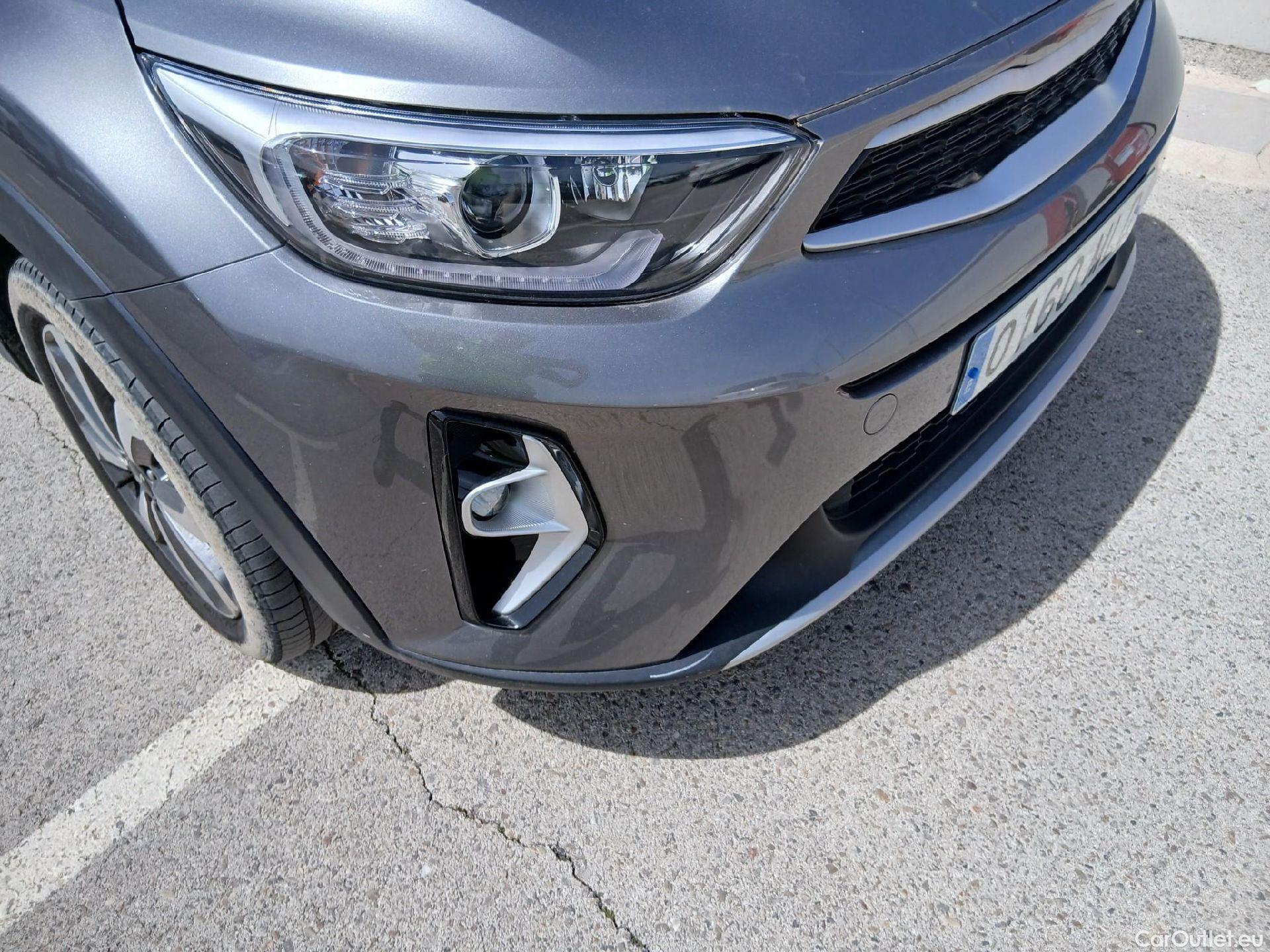  KIA  STONIC KIA  / 2017 / 5P / todoterreno 1.2 DPi 62kW (84CV) Concept (AC) #9