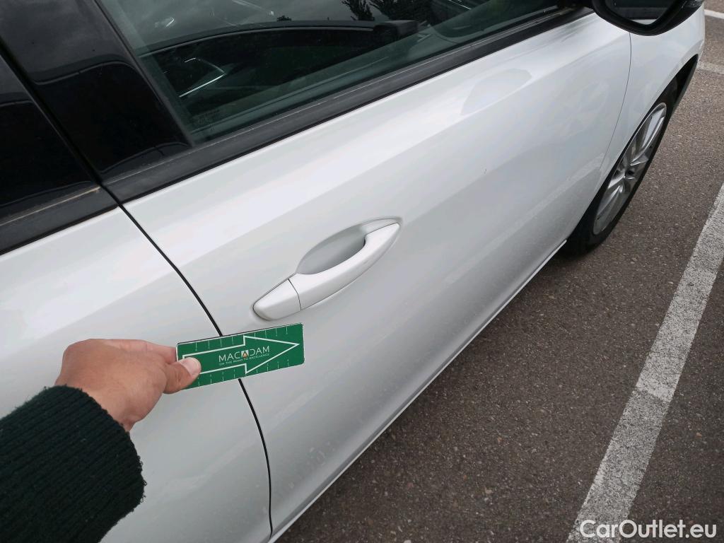  Peugeot  308 PEUGEOT  / 2017 / 5P / berlina con portón 5p Active Pack BlueHDi 130 S&S #27