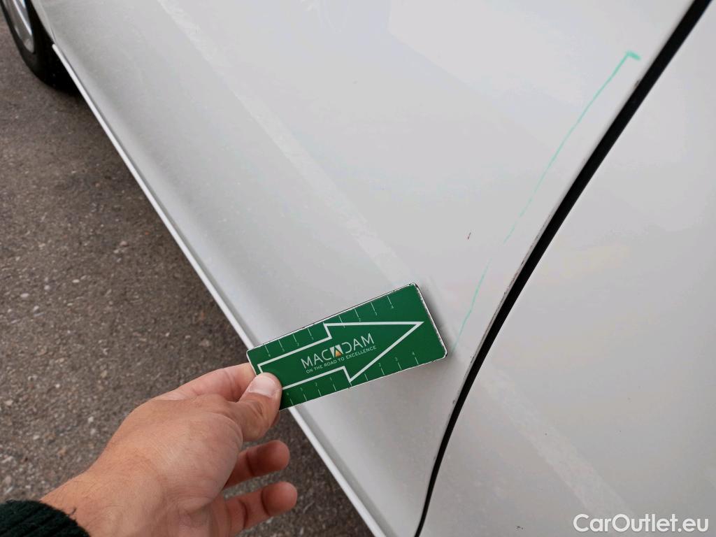  Peugeot  308 PEUGEOT  / 2017 / 5P / berlina con portón 5p Active Pack BlueHDi 130 S&S #30