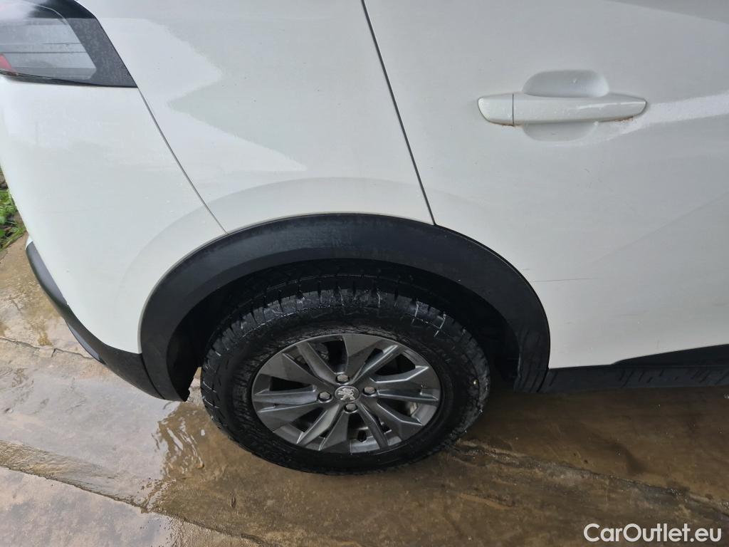  Peugeot  2008 PEUGEOT  / 2019 / 5P / todoterreno Active Pack Puretech 100 S&S BVM6 #8