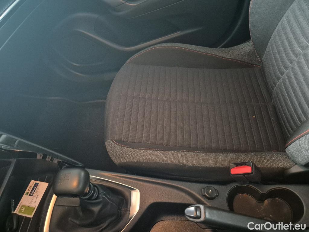  Peugeot  2008 PEUGEOT  / 2019 / 5P / todoterreno Active Pack Puretech 100 S&S BVM6 #11