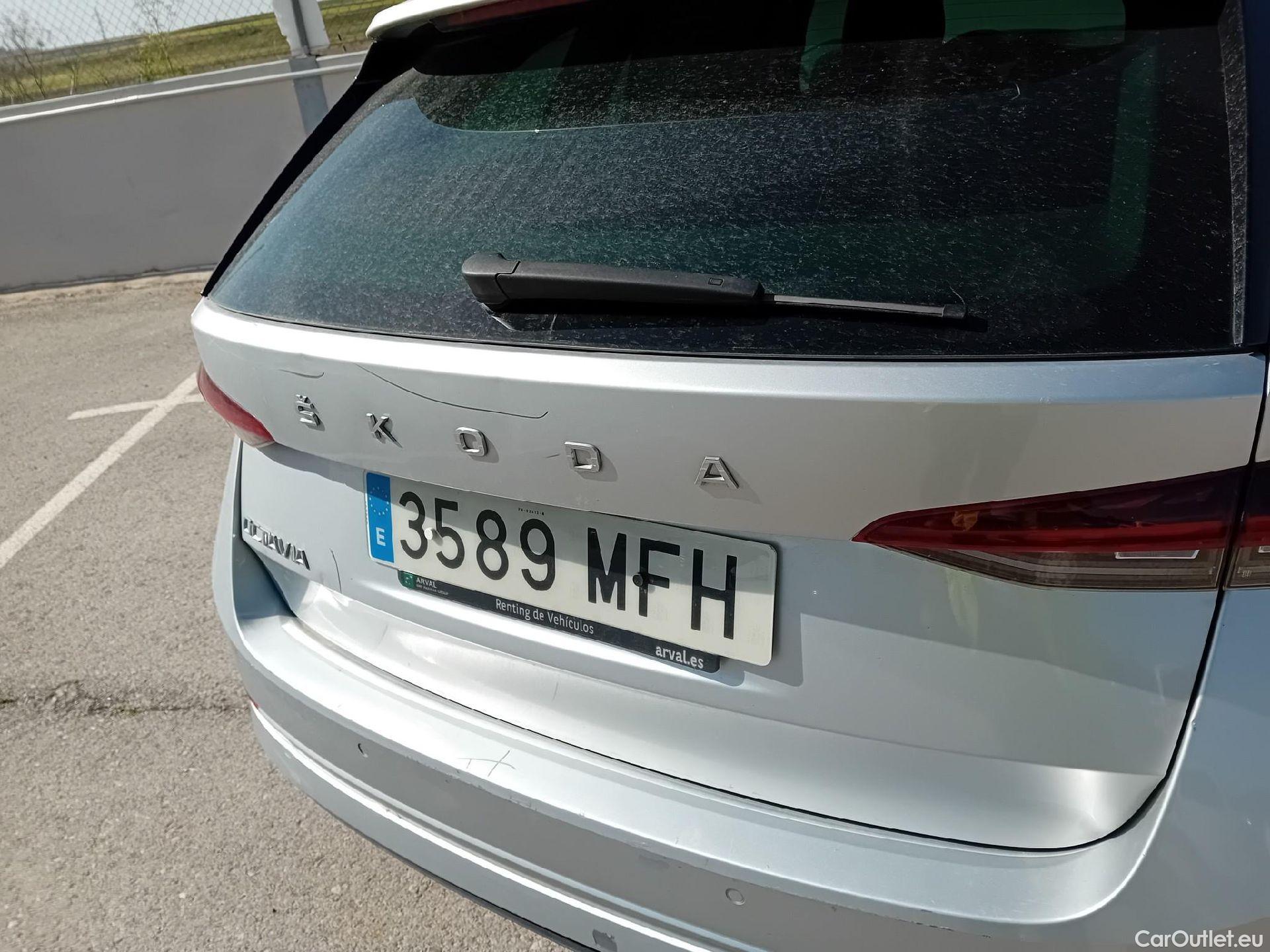  Skoda  Octavia SKODA  / 2020 / 5P / familiar Combi 2.0 TDI 110kW (150CV) DSG Style #19