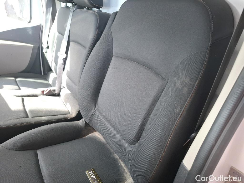  Renault  Trafic RENAULT  VU 4p Fourgon FG CF L2H1 1200 dCi 95 E6 #51