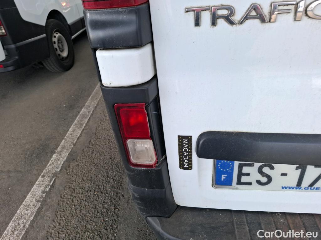  Renault  Trafic RENAULT  VU 4p Fourgon FG CF L2H1 1200 dCi 95 E6 #32