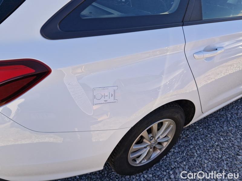  Hyundai  i30   cw (PD)(2017->)  kom.1.0TGDI 120 Comfort #21