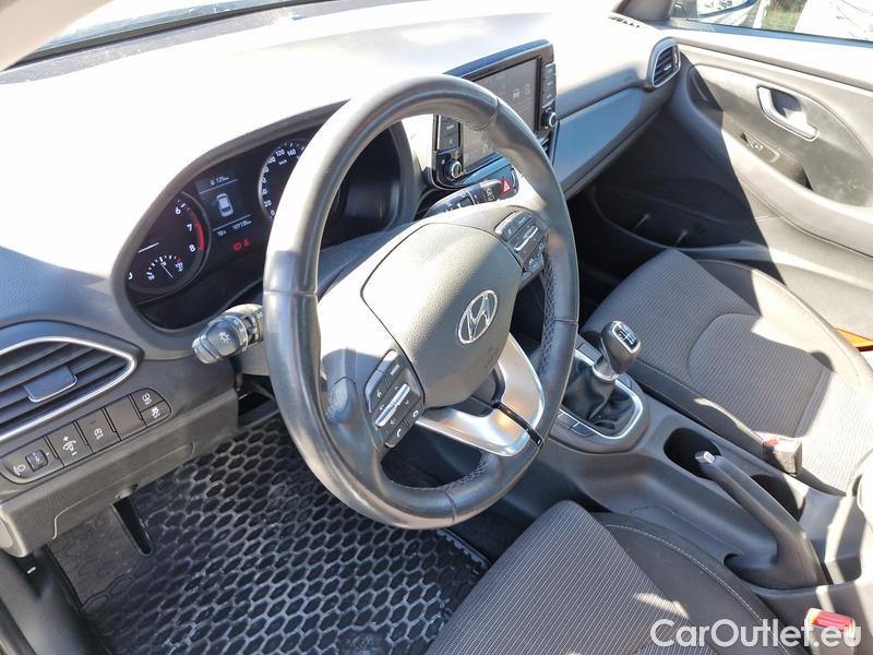  Hyundai  i30   cw (PD)(2017->)  kom.1.0TGDI 120 Comfort #16