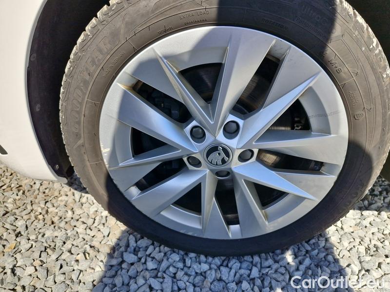  Skoda  Octavia  Combi (NX3)(2020) Oct.C.2.0TDI 110 4x4 Style AT #4