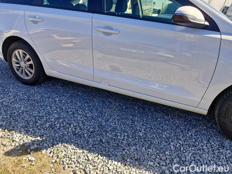  Hyundai  i30   cw (PD)(2017->)  kom.1.0TGDI 120 Comfort #8