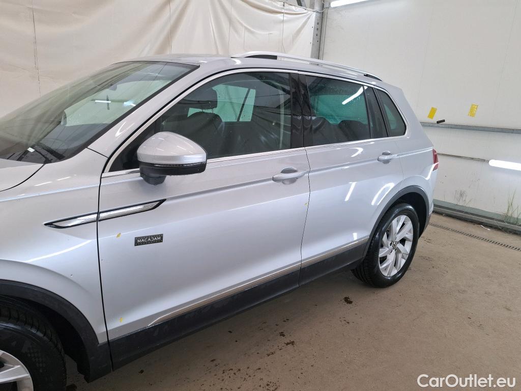  Volkswagen  Tiguan VOLKSWAGEN  / 2020 / 5P / SUV 1.5 TSI 150 DSG7 Elegance #2