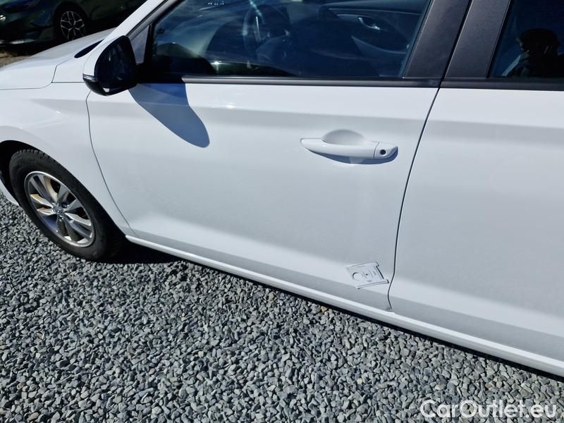  Hyundai  i30   cw (PD)(2017->)  kom.1.0TGDI 120 Comfort #9