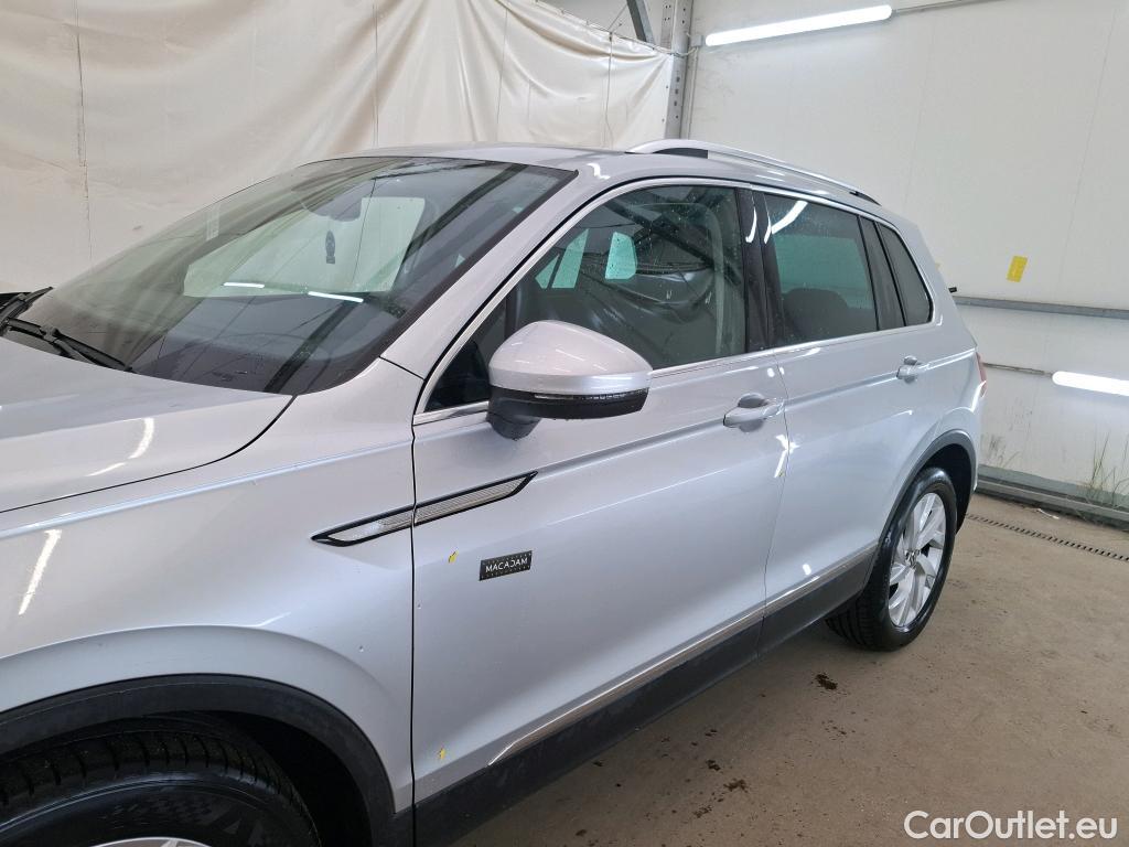  Volkswagen  Tiguan VOLKSWAGEN  / 2020 / 5P / SUV 1.5 TSI 150 DSG7 Elegance #1