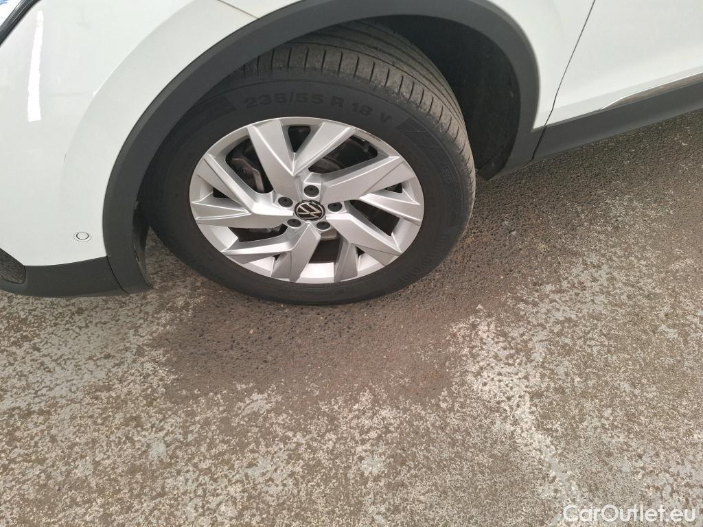 Volkswagen  Tiguan VOLKSWAGEN  / 2020 / 5P / SUV 1.4 eHybrid 245 DSG6 Elegance #10