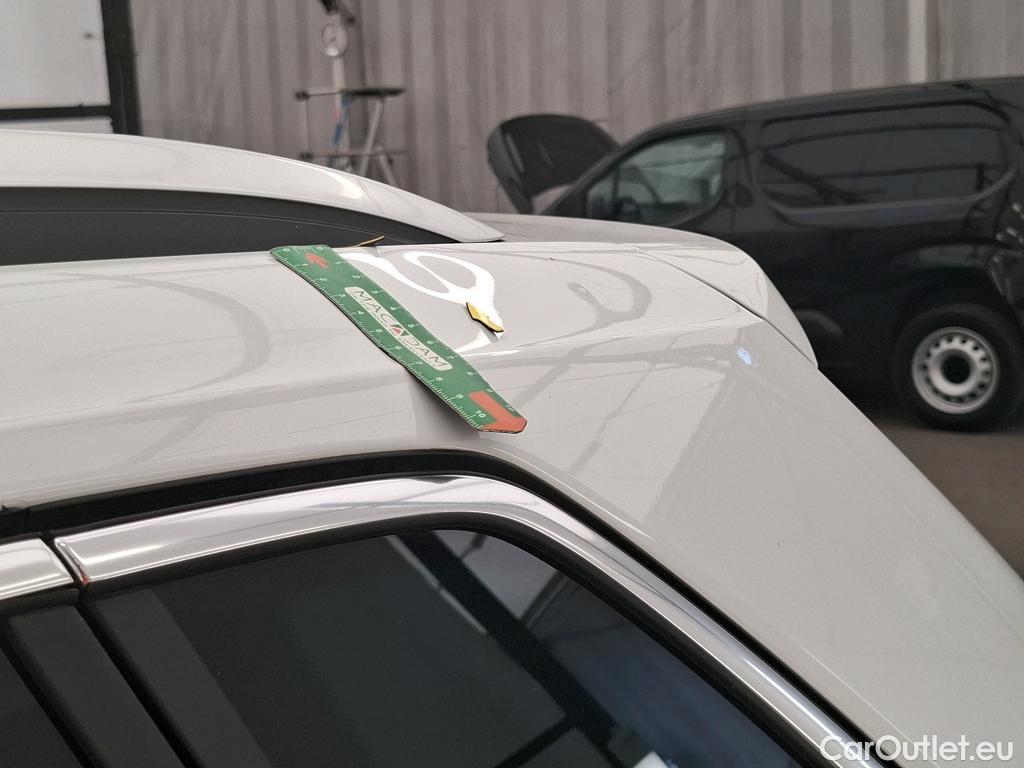  Volkswagen  Tiguan VOLKSWAGEN  / 2020 / 5P / SUV 1.4 eHybrid 245 DSG6 Elegance #15