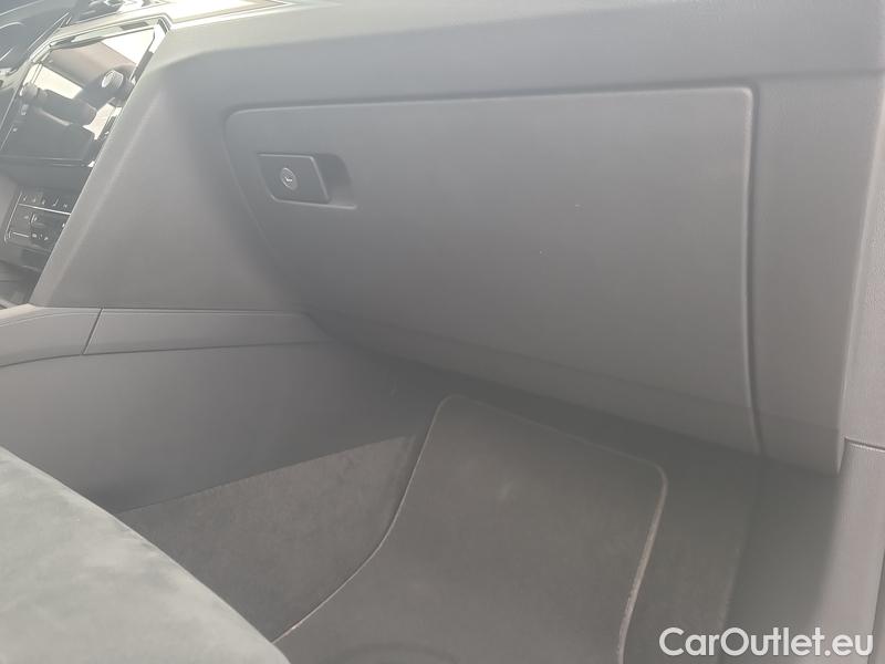  Volkswagen  Passat  Variant (CB5) (2019) Pas.Var.1.5TSI EVO Elegance AT #12