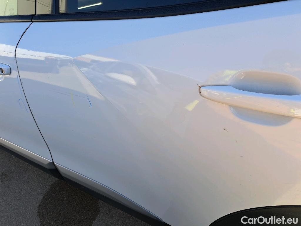  Peugeot  2008 PEUGEOT  / 2019 / 5P / todoterreno Allure BlueHDI 81kW (110CV) #26