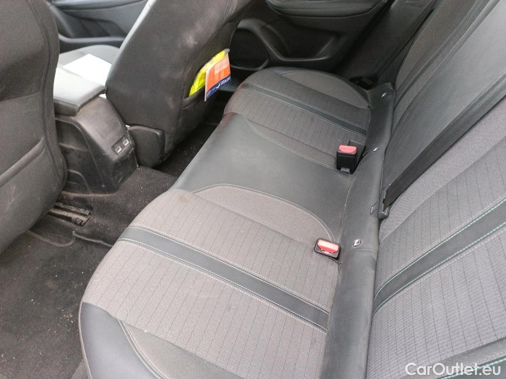  Peugeot  2008 PEUGEOT  / 2019 / 5P / todoterreno Allure BlueHDI 81kW (110CV) #9