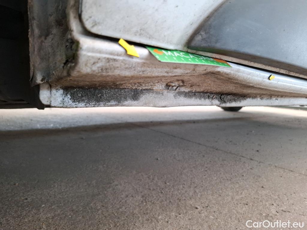  Renault  Trafic RENAULT  4p Combi Life L2 Energy dCi 125 #11