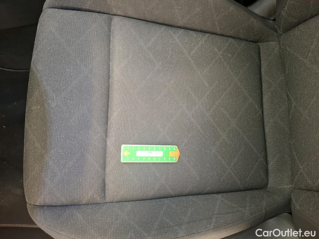  Volkswagen  Golf  VOLKSWAGEN / 2020 / 5P / Berline 2.0 TDI SCR 115 DSG7 Life Busi #22