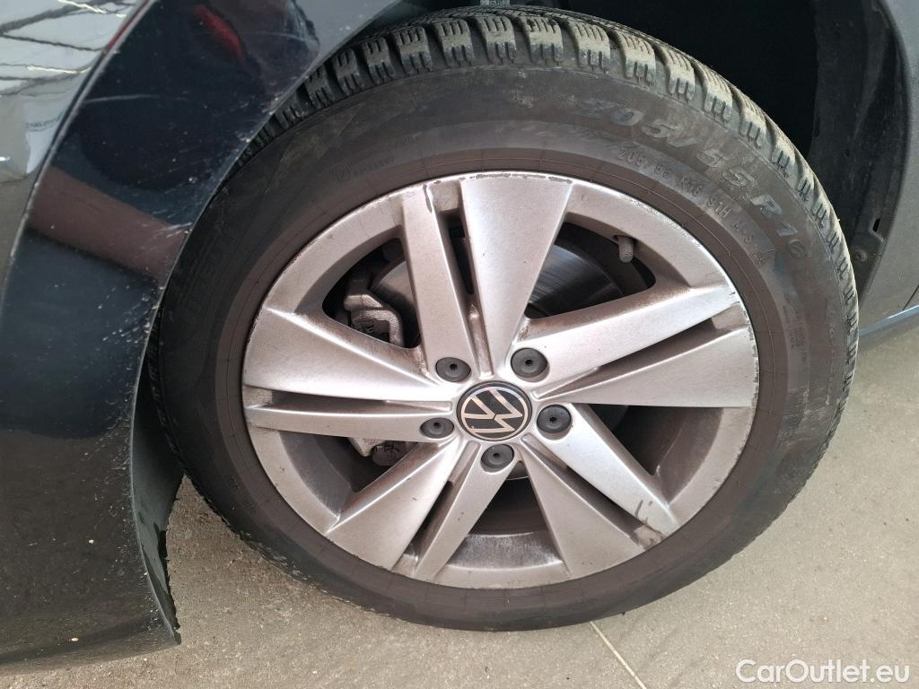  Volkswagen  Golf  VOLKSWAGEN / 2020 / 5P / Berline 2.0 TDI SCR 115 DSG7 Life Busi #24