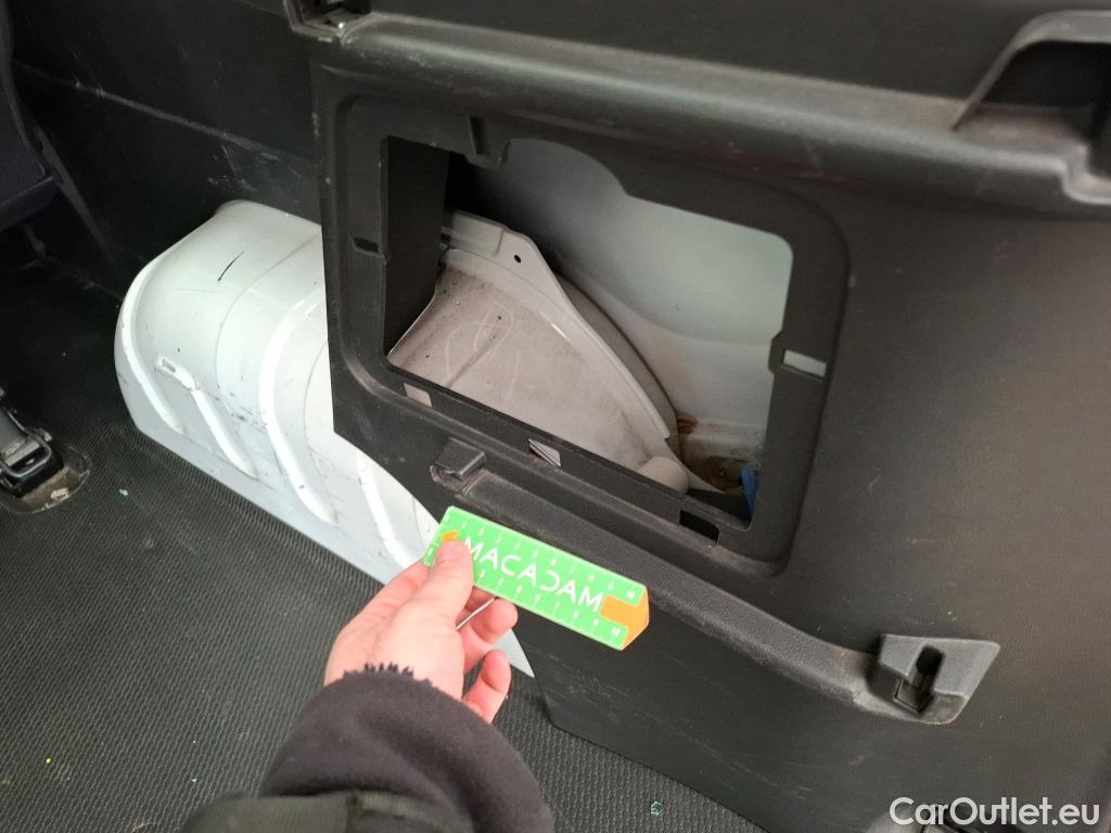  Renault  Trafic RENAULT  4p Combi Life L2 Energy dCi 125 #12