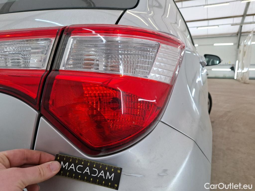  Toyota  Yaris TOYOTA  / 2017 / 5P / Berline 70 VVT-i France #52
