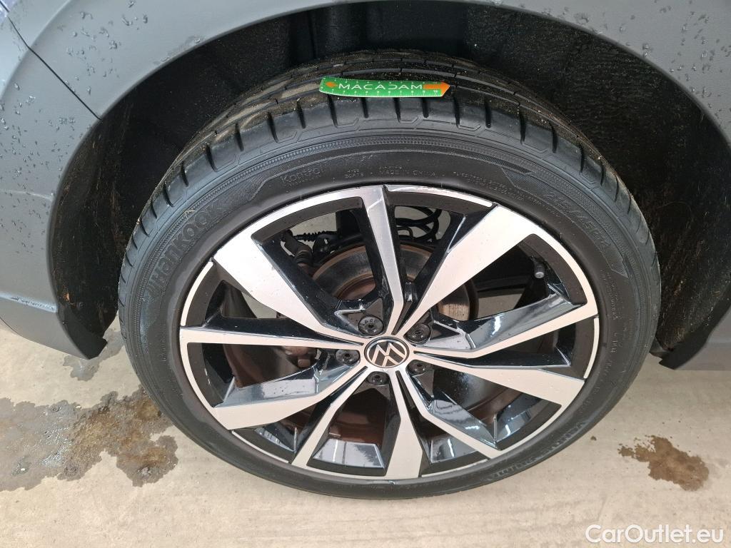  Volkswagen  Taigo  R-Line 1.5 TSI 150CV BVA7 E6d #17