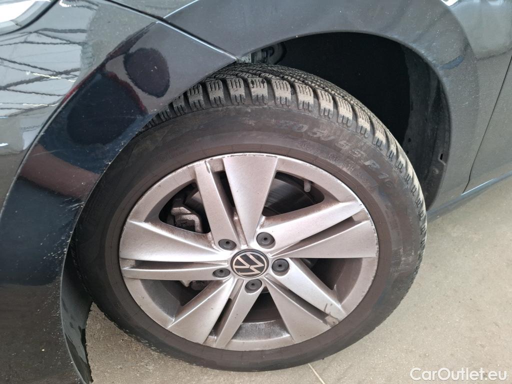  Volkswagen  Golf  VOLKSWAGEN / 2020 / 5P / Berline 2.0 TDI SCR 115 DSG7 Life Busi #23