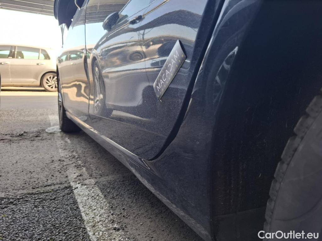  Volkswagen  Golf  VOLKSWAGEN / 2020 / 5P / Berline 2.0 TDI SCR 115 DSG7 Life Busi #3