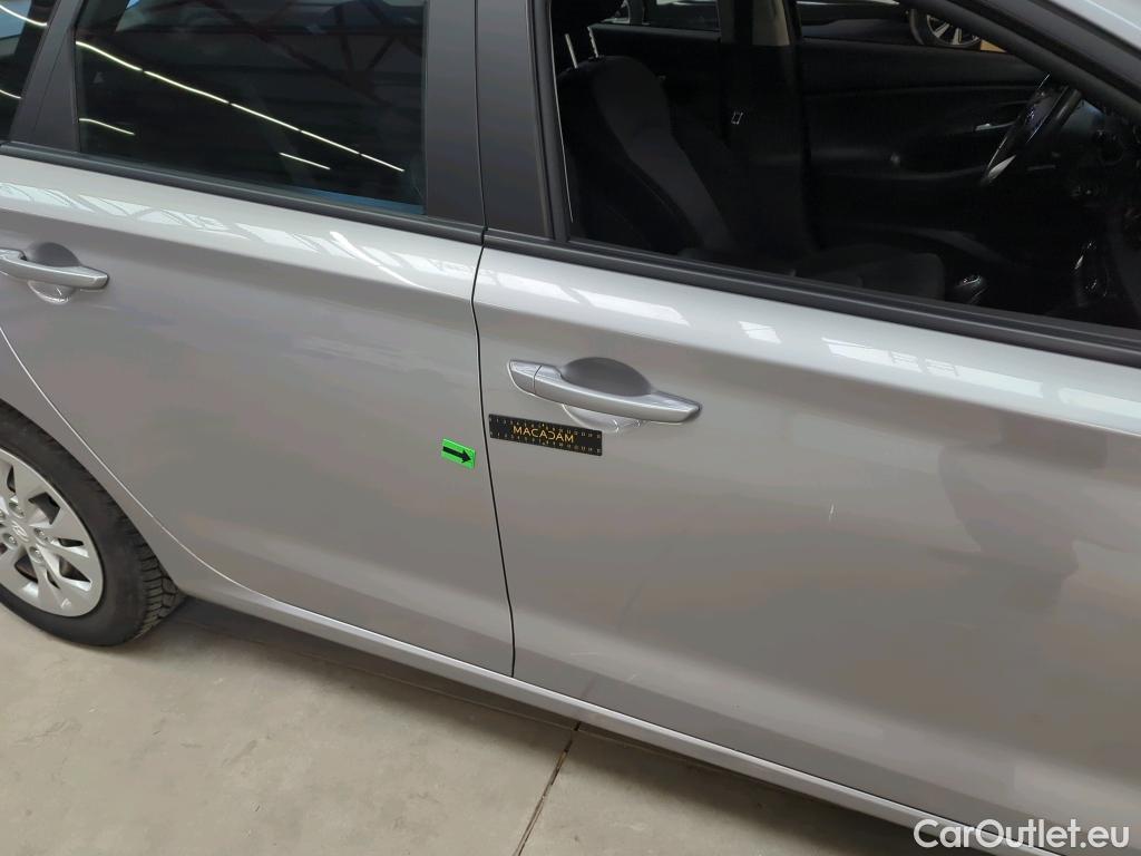  Hyundai  i30 1.5 110CP Comfort #9