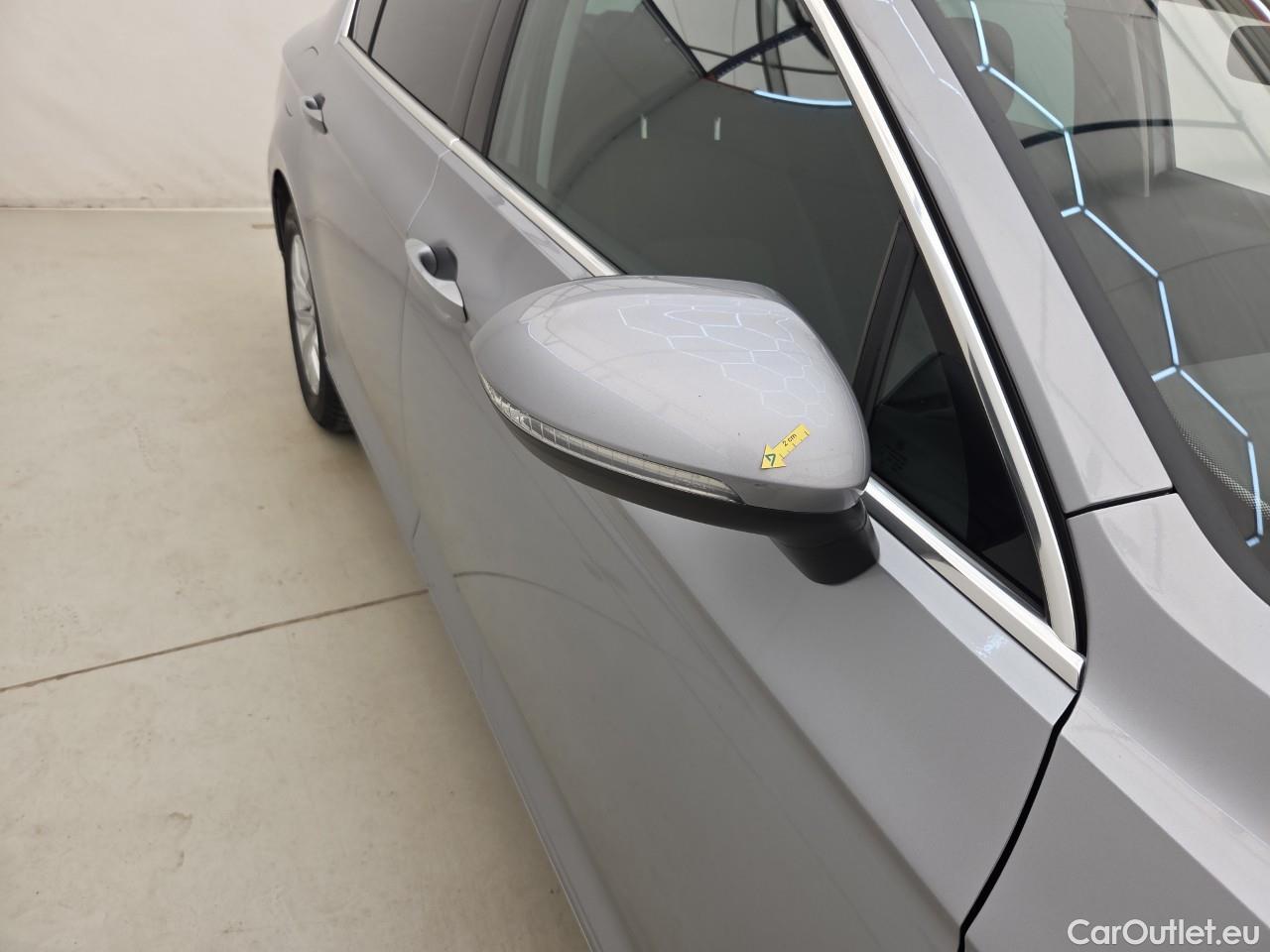  Volkswagen  Passat Comfortline 2.0 TDI DSG 150 CP #20