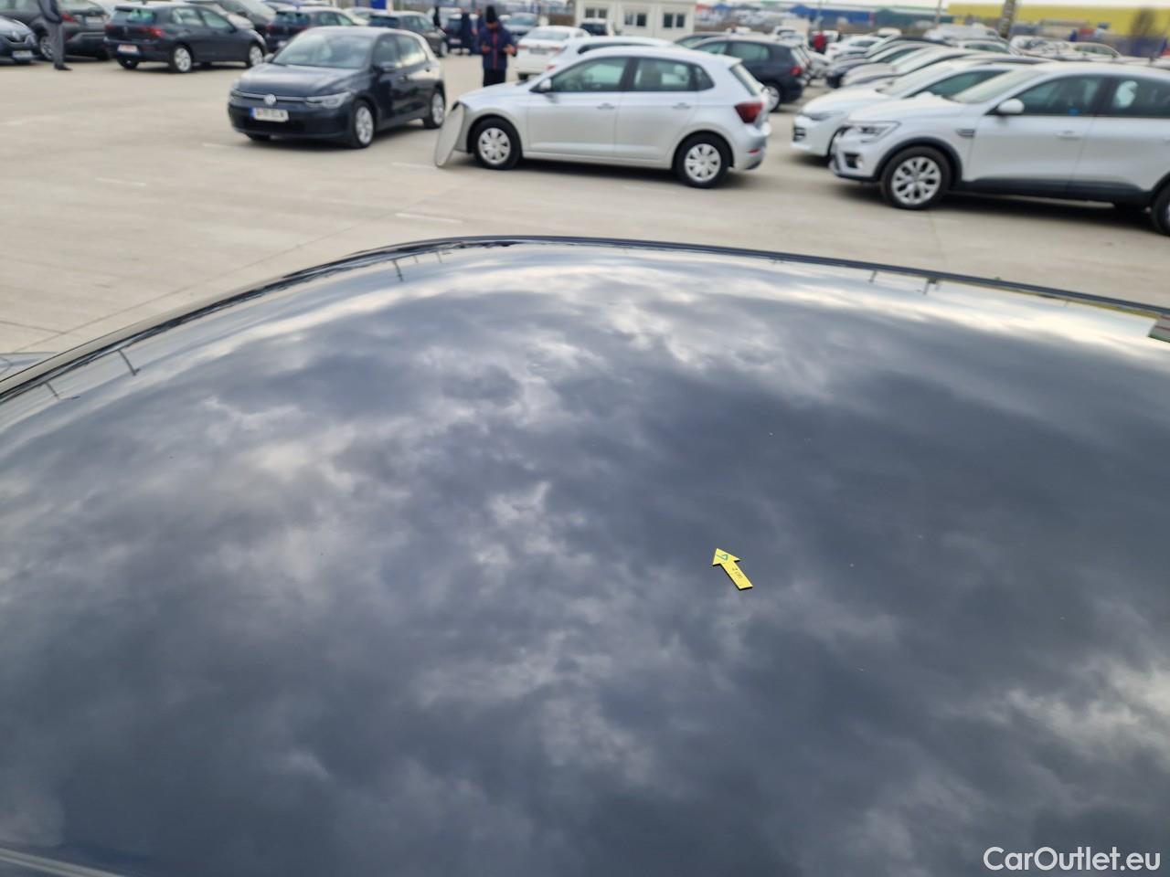  Volkswagen  Golf  Life 1.0 TSI #30