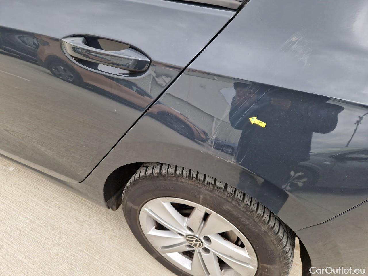  Volkswagen  Golf  Life 1.0 TSI #30