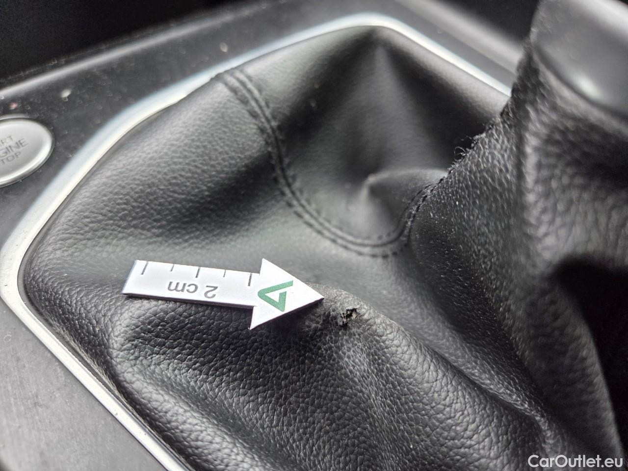  Volkswagen  Golf  Life 1.0 TSI #46