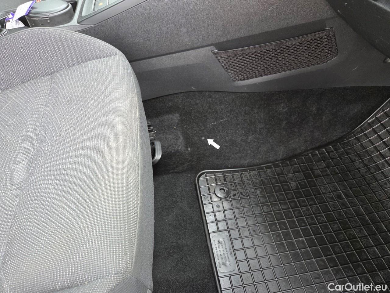  Volkswagen  Golf  Life 1.0 TSI #43
