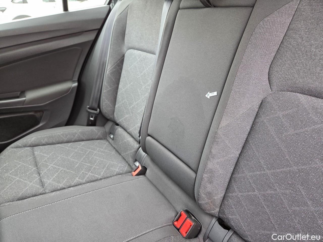  Volkswagen  Golf  Life 1.0 TSI #54