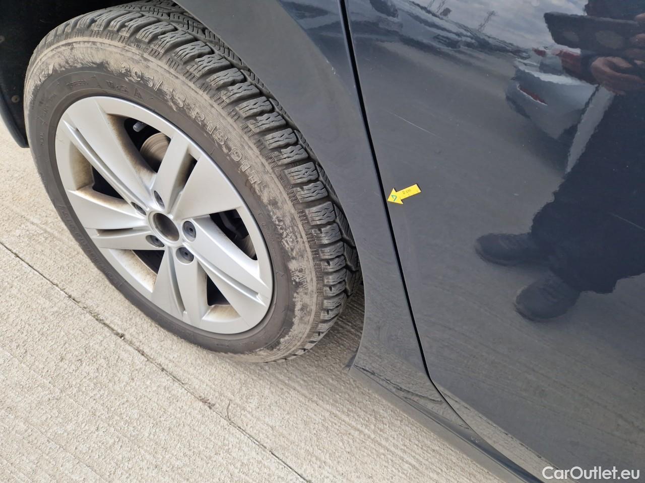  Volkswagen  Golf  Life 1.0 TSI #32