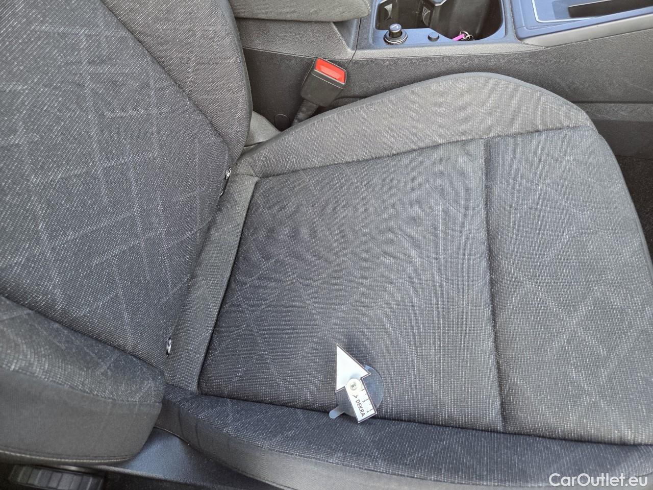  Volkswagen  Golf  2.0 TDI 116HP DSG Life Variant #32